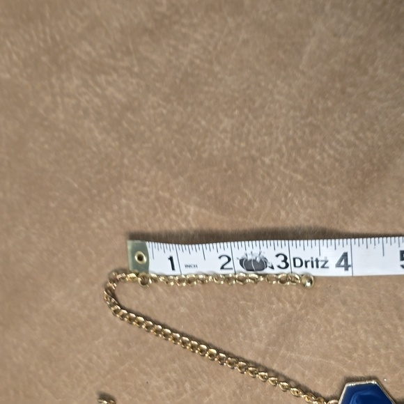 Necklace & earring set - Picture 9 of 10